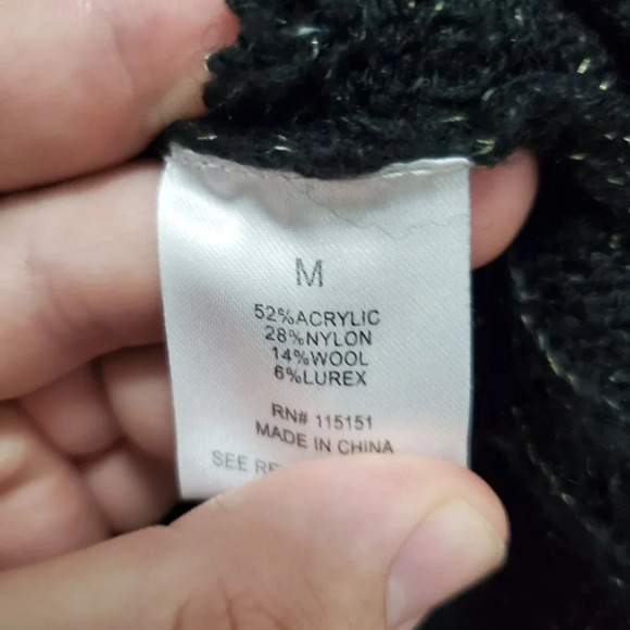 Romeo + Juliet Couture Black Silver‎ Metallic Thread Wool Knit V-Neck Sweater M - Picture 6 of 7
